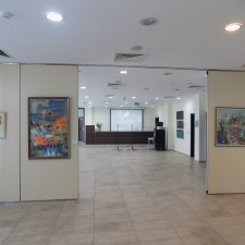 Изложбата „Предизвици и насоки“ во Бургас (фотографија)