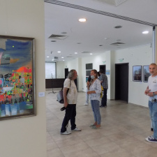 Изложбата „Предизвици и насоки“ во Бургас (фотографија)